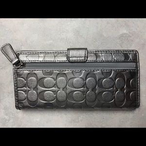 Vintage Silver Checkbook Wallet. NWOT